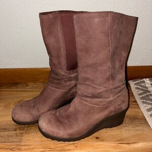 Keen Akita Mid Wedge Slouchy Boots- womens size 9.5
